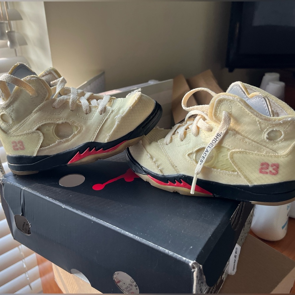 Off White 5s TD size 9c.